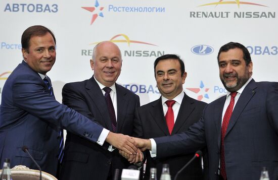 Подписание соглашения между ОАО "АвтоВАЗ" и Renault-Nissan
