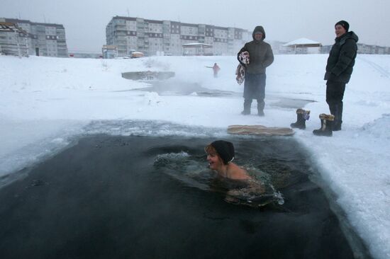 Купание "моржей" в Новосибирске