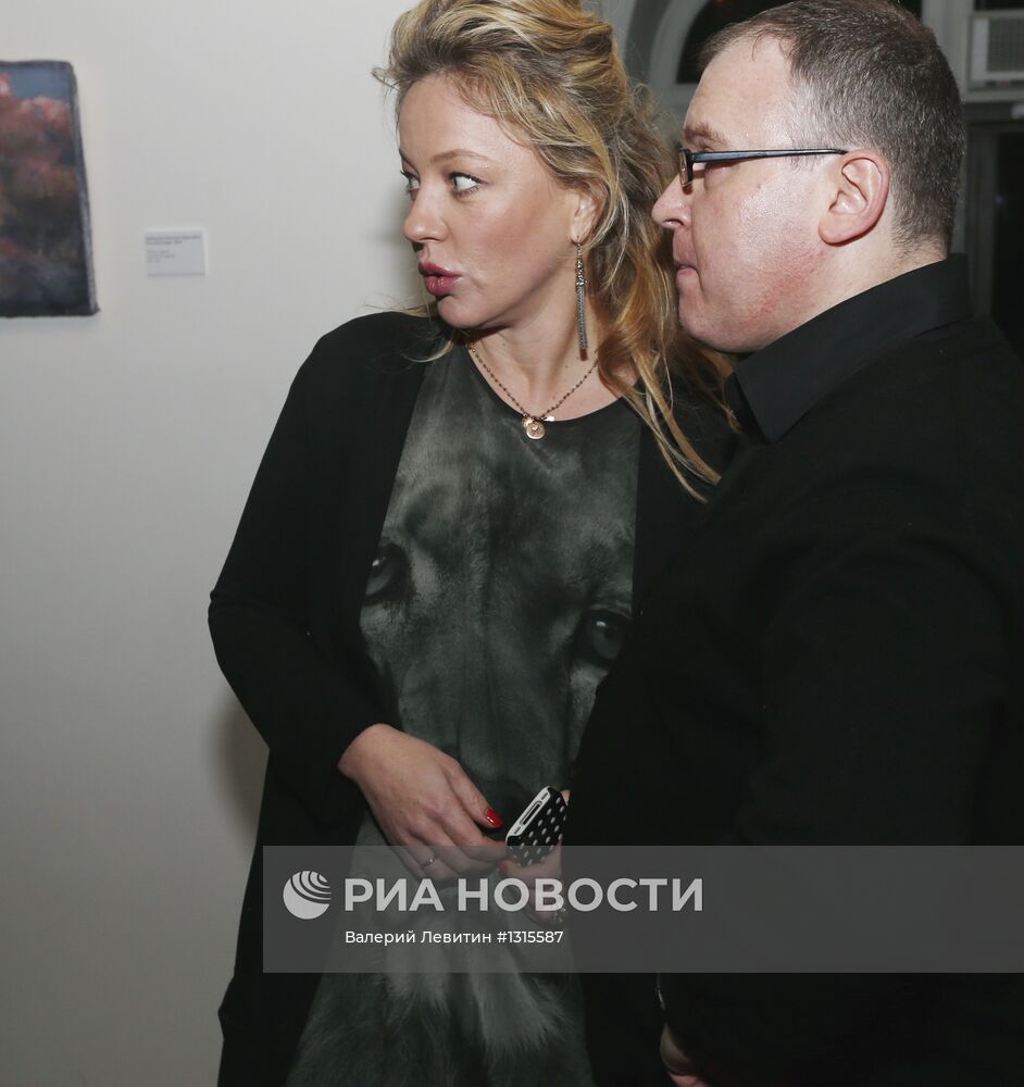 Открытие выставки Александры Вертинской "Переменная облачность"
