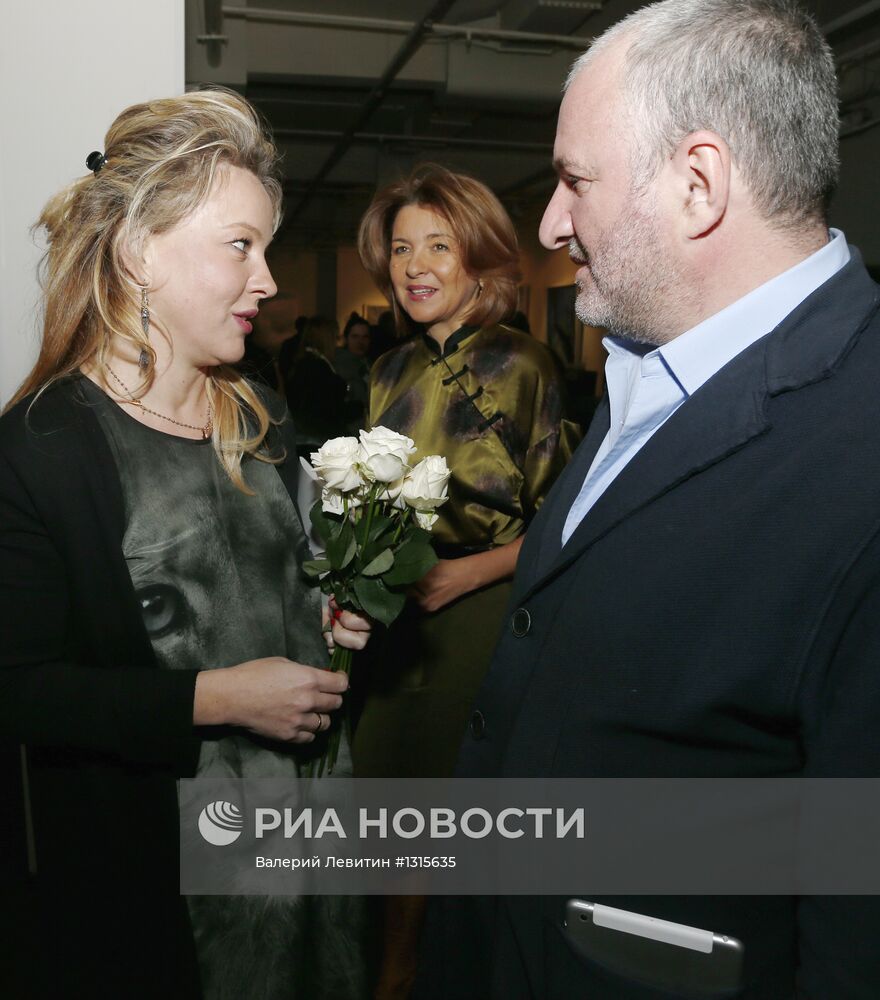 Открытие выставки Александры Вертинской "Переменная облачность"