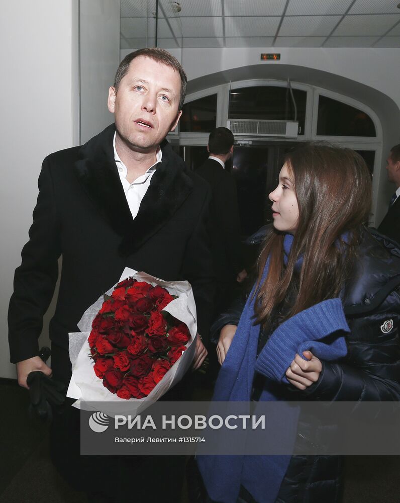 Открытие выставки Александры Вертинской "Переменная облачность"