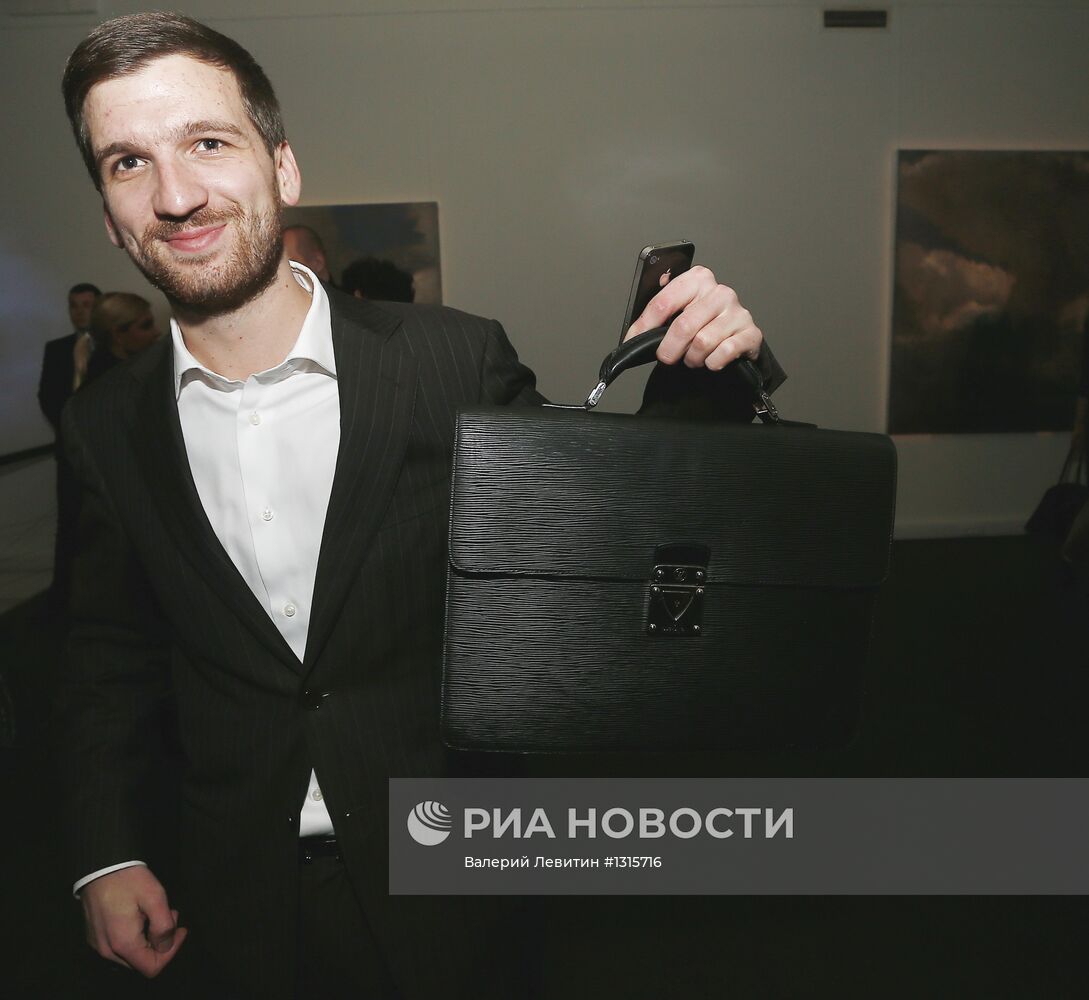 Открытие выставки Александры Вертинской "Переменная облачность"