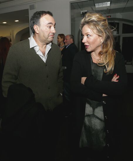 Открытие выставки Александры Вертинской "Переменная облачность"