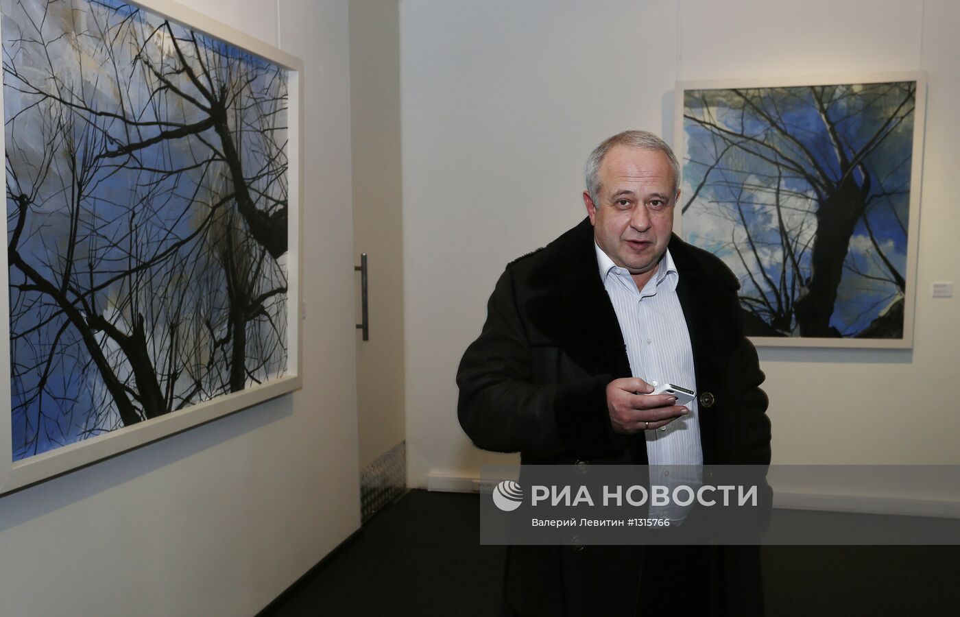 Открытие выставки Александры Вертинской "Переменная облачность"