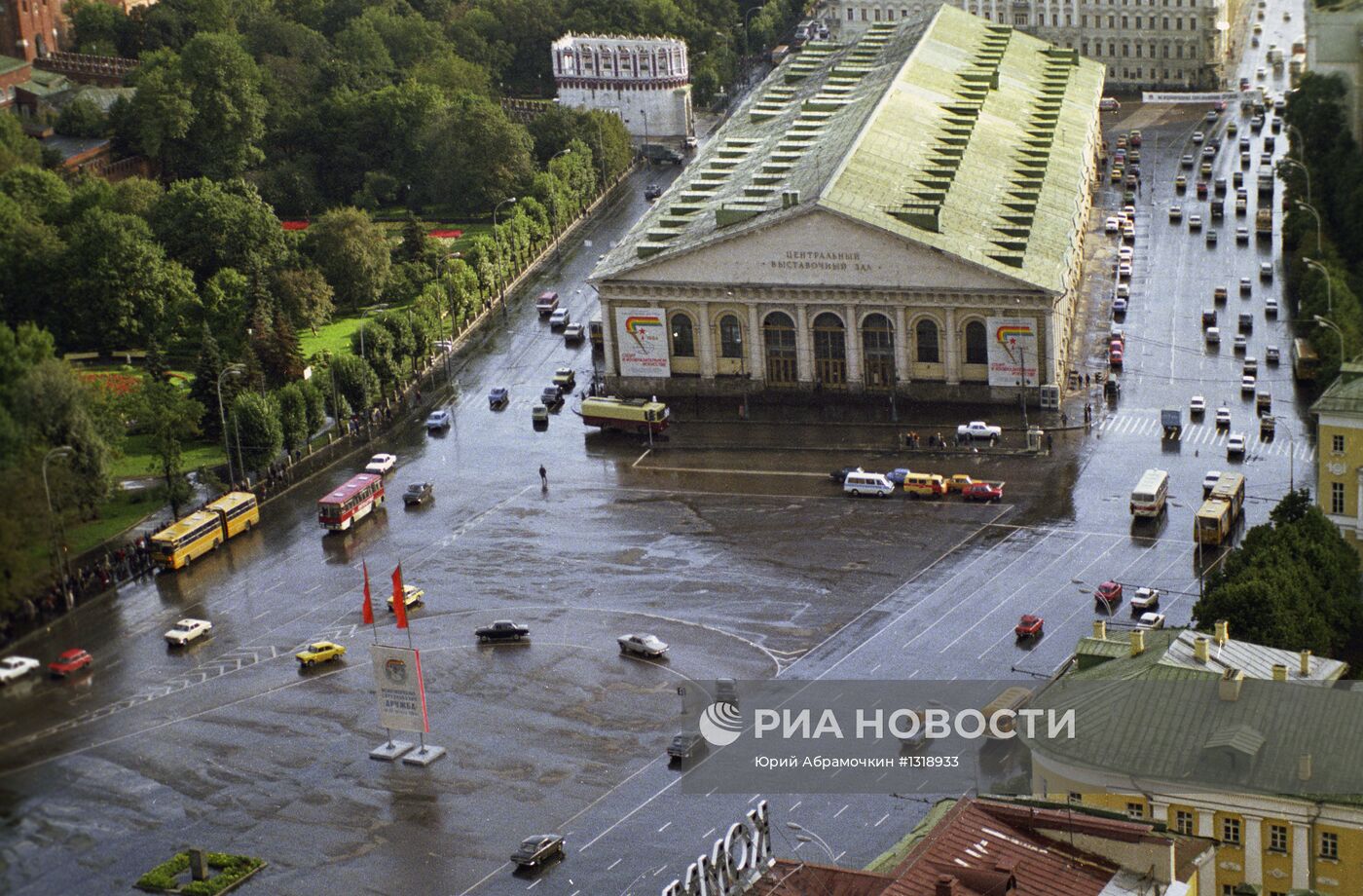 Вид на Манежную площадь в Москве