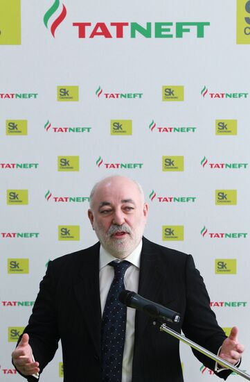 Подписание соглашения между НТЦ "Татнефть" и "Сколково"