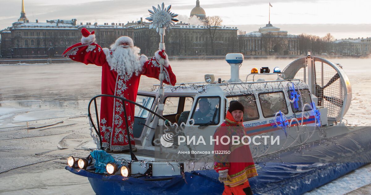 На чем ездит дед мороз. Транспорт Деда Мороза. Необычный транспорт Деда Мороза. Аэросани Деда Мороза. Современный транспорт Деда Мороза.