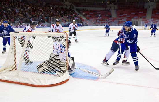 Первый хоккейный матч в ледовом дворце "Большой" в Сочи