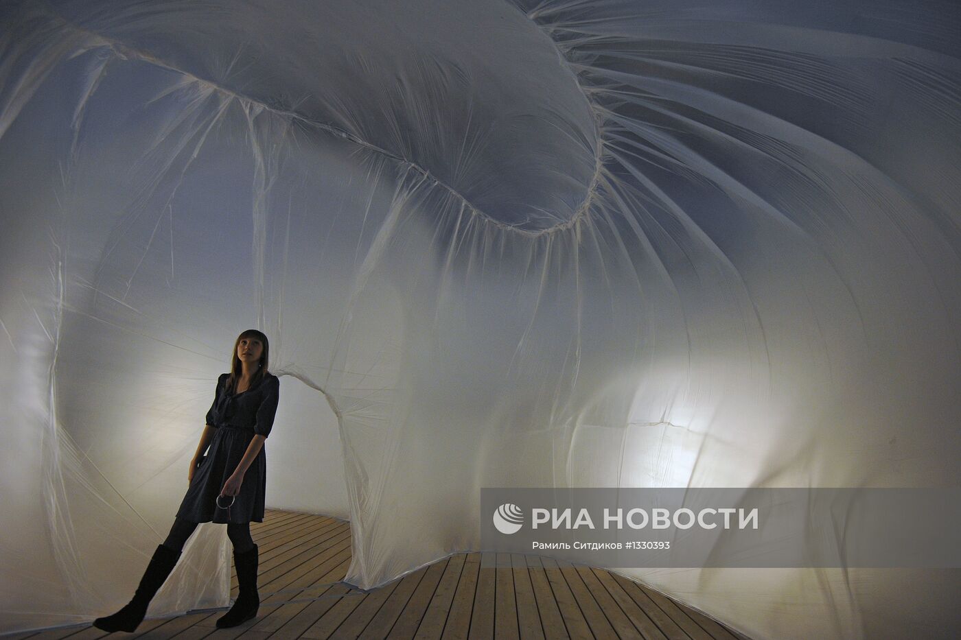 "Арт-эксперимент" в центре современной культуры "Гараж"