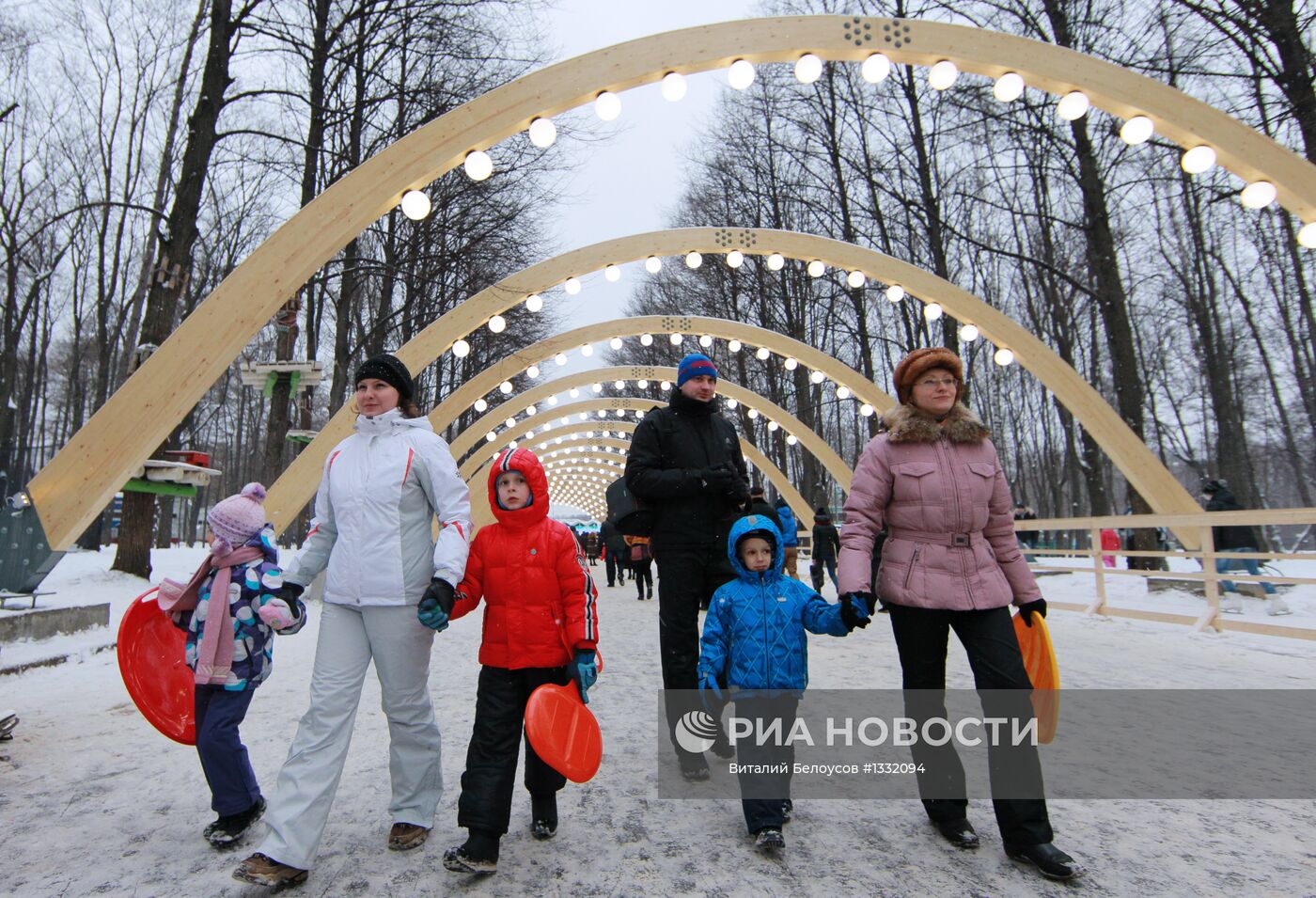 Зимний отдых горожан в парке "Сокольники"