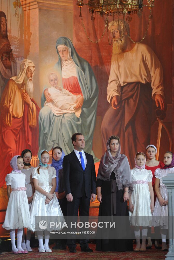 Д.Медведев на Рождественском богослужении в Москве