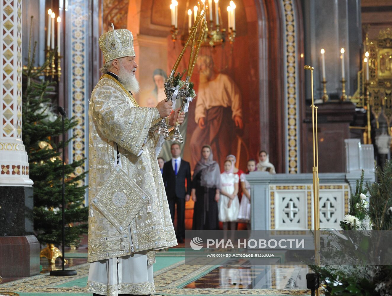 Д.Медведев на Рождественском богослужении в Москве