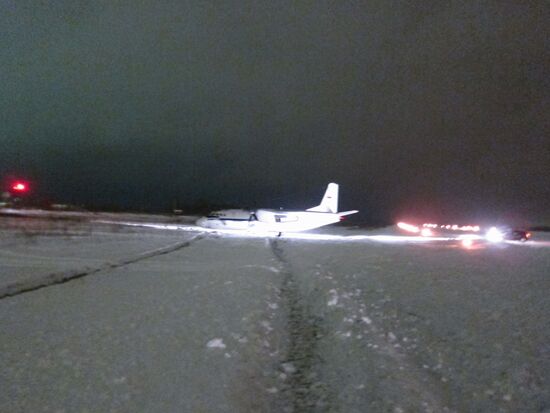 Самолет Ан-24 выкатился за полосу в Саранске