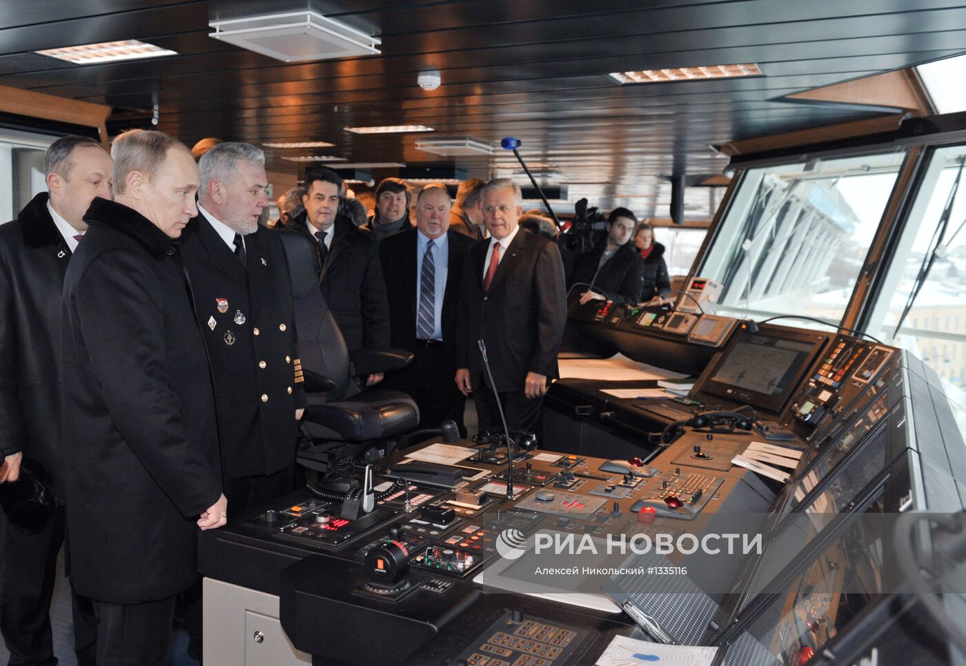 В.Путин на церемонии имянаречения судна "Витус Беринг"