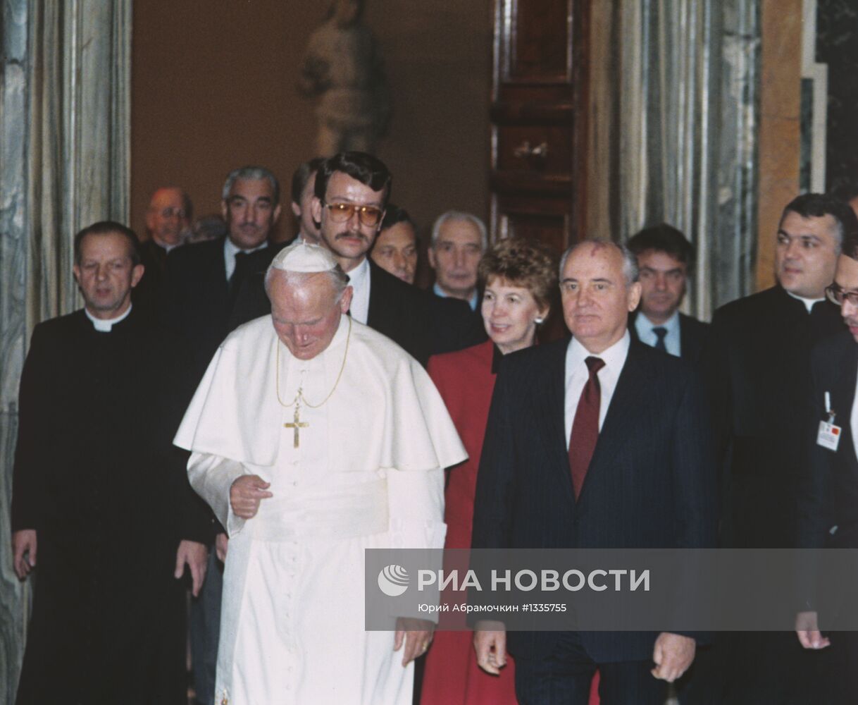 М.С. Горбачев с супругой и Папа Римский Иоанн Павел II