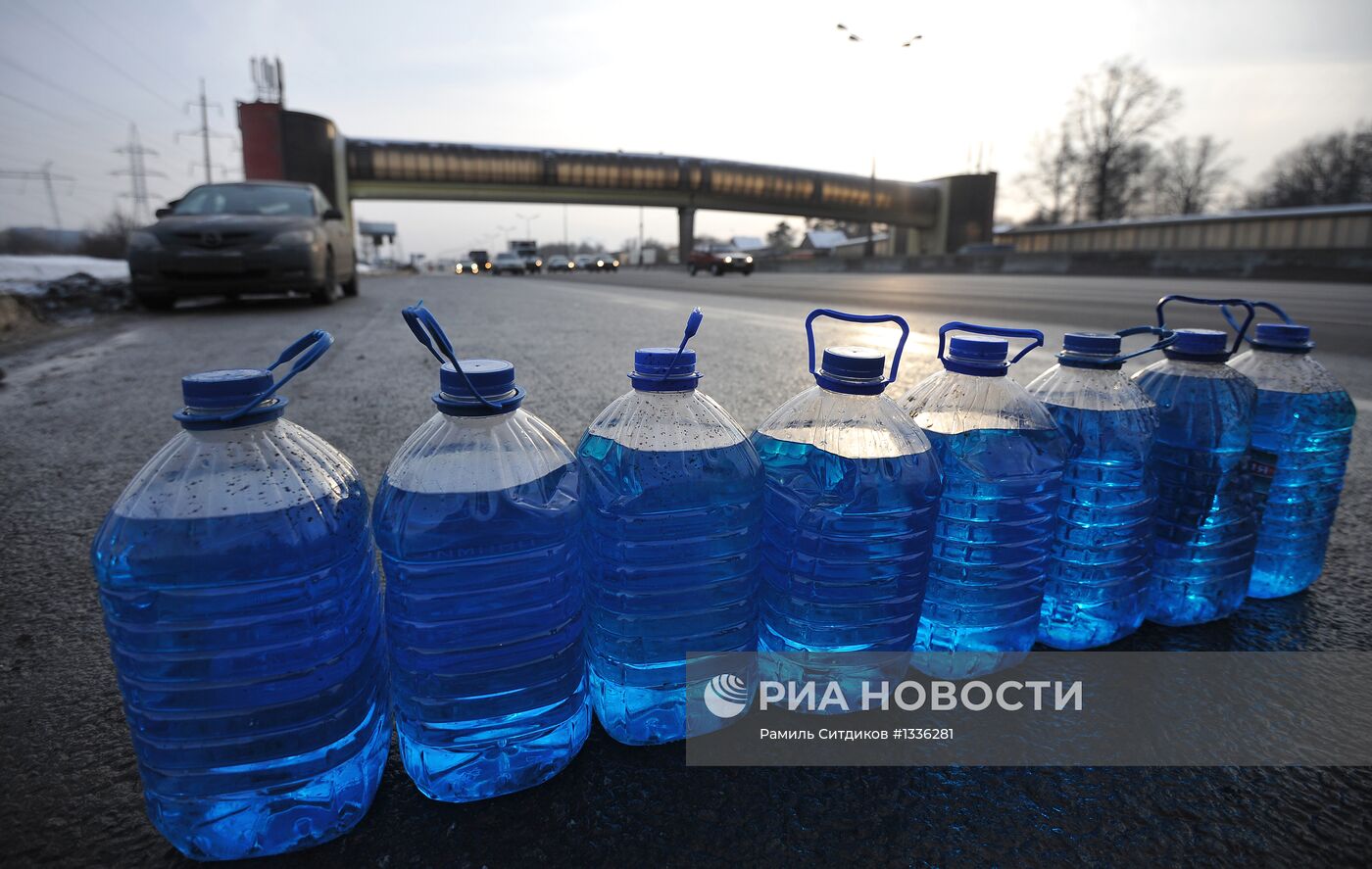 Несанкционированная продажа незамерзающей жидкости в Москве