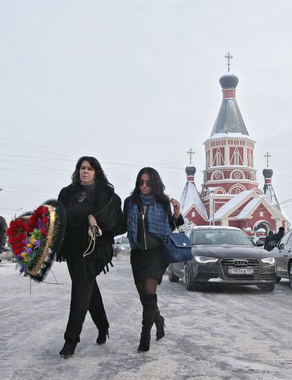 Дед Хасан похоронен на Хованском кладбище в Москве