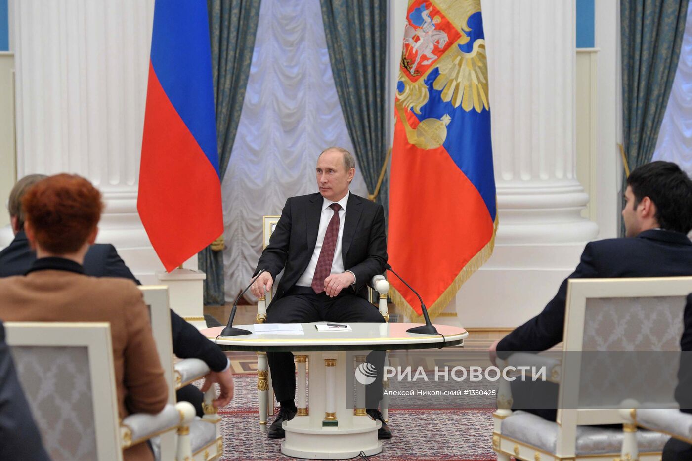 В.Путин встретился с членами студенческих спортивных клубов