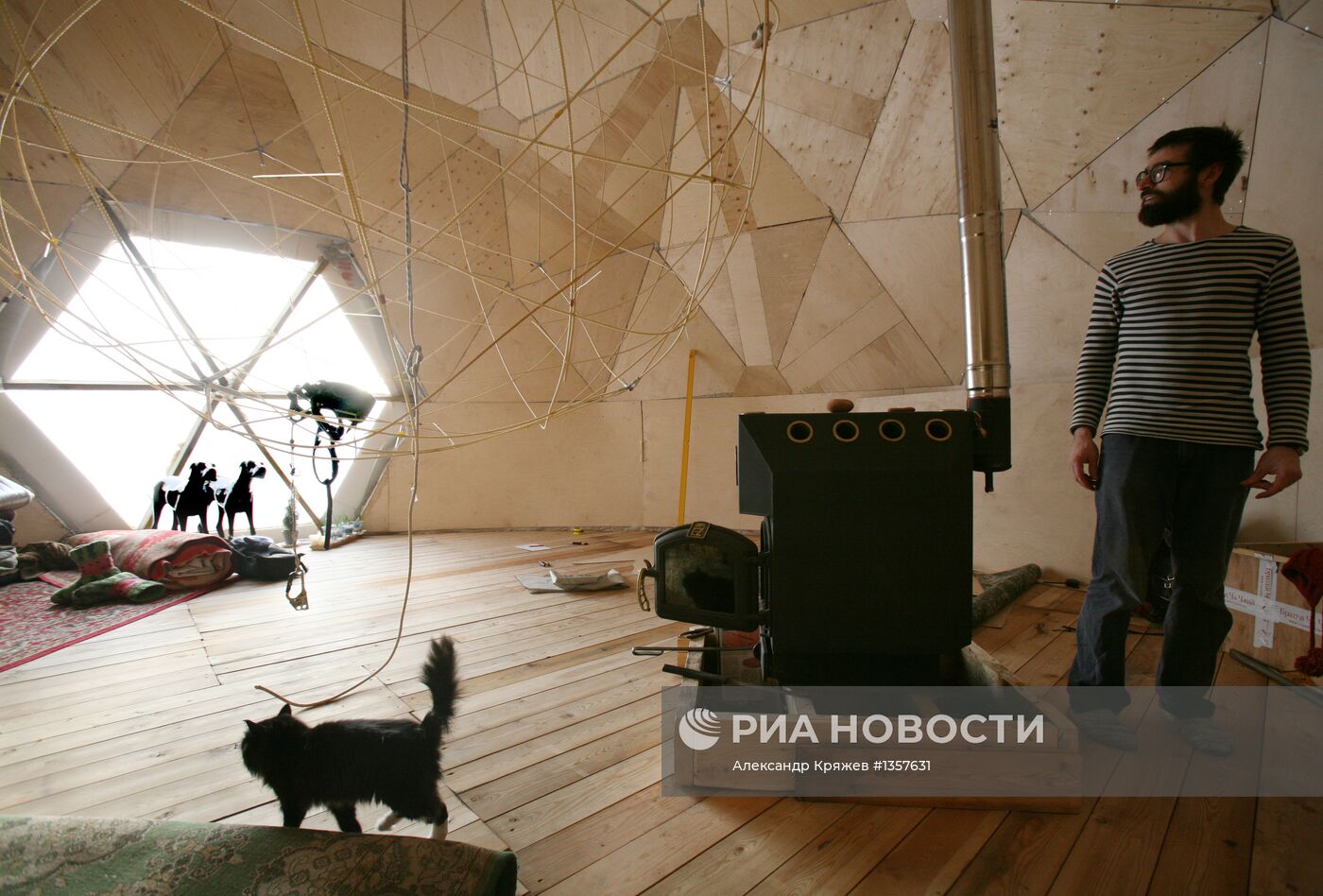 Житель Новосибирска построил себе круглый дом