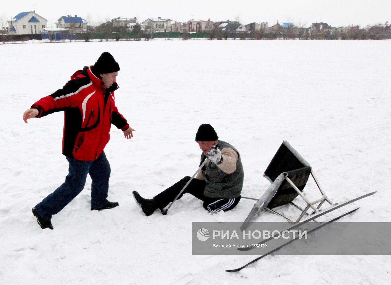 Люди с ограниченными возможностями тренируются на лыжных бобах