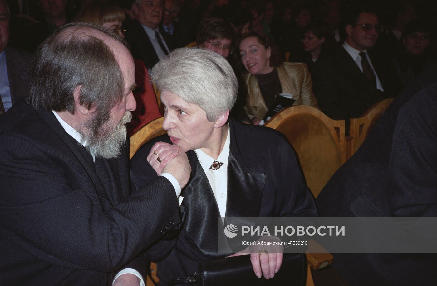 Писатель А.И. Солженицын с супругой Н.Д. Светловой