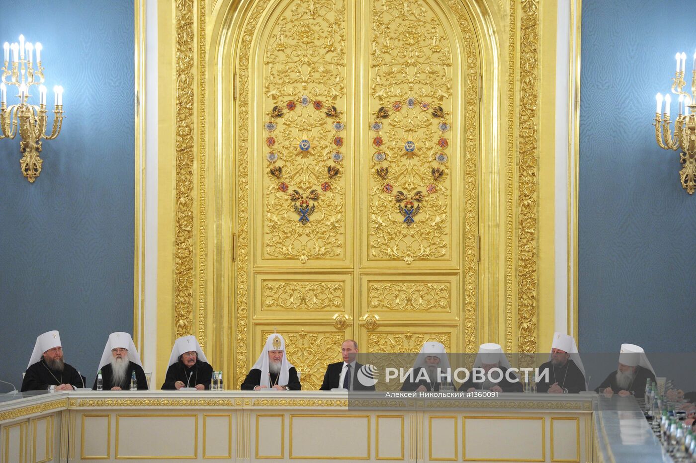 В.Путин встретился с участниками Архиерейского собора РПЦ