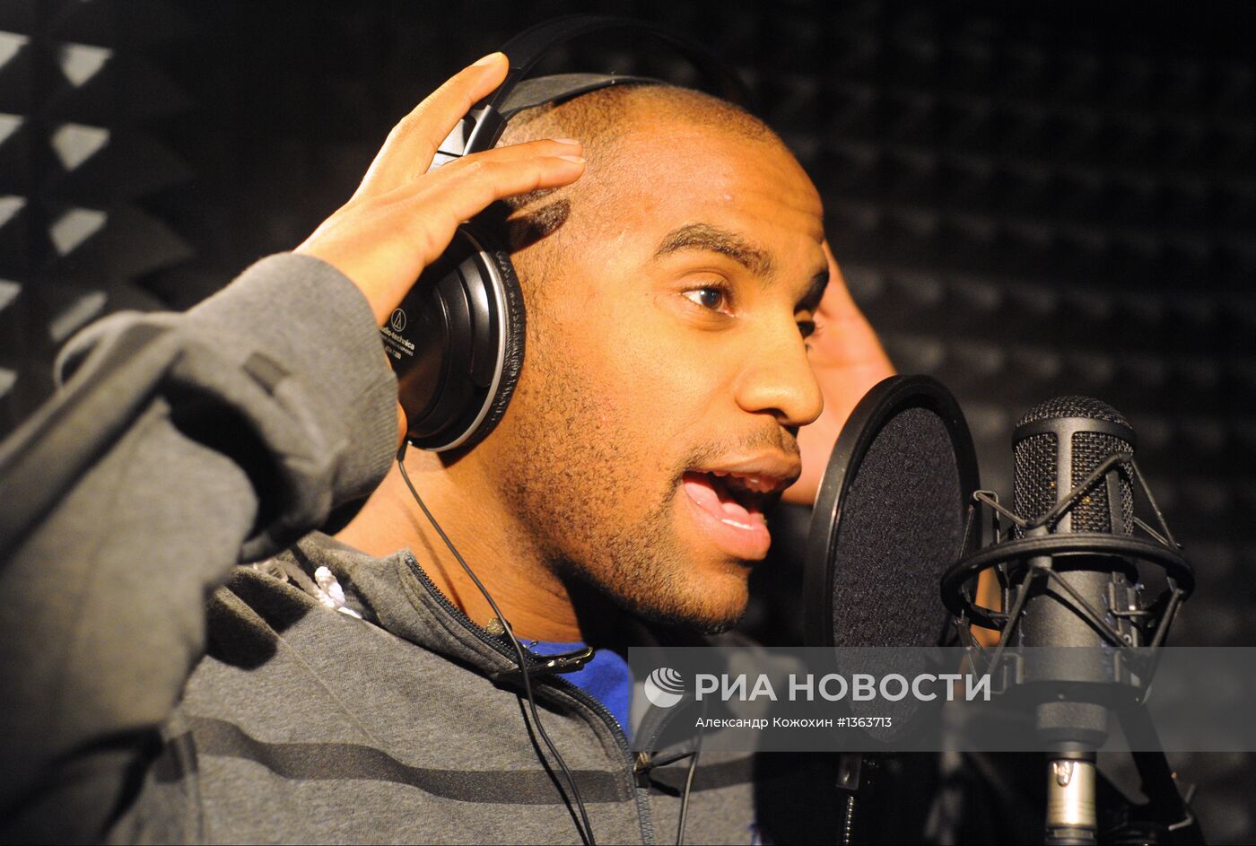 Баскетболист ПБК ЦСКА Аарон Джексон записал песню с Dino MC 47