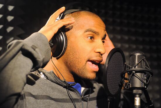 Баскетболист ПБК ЦСКА Аарон Джексон записал песню с Dino MC 47