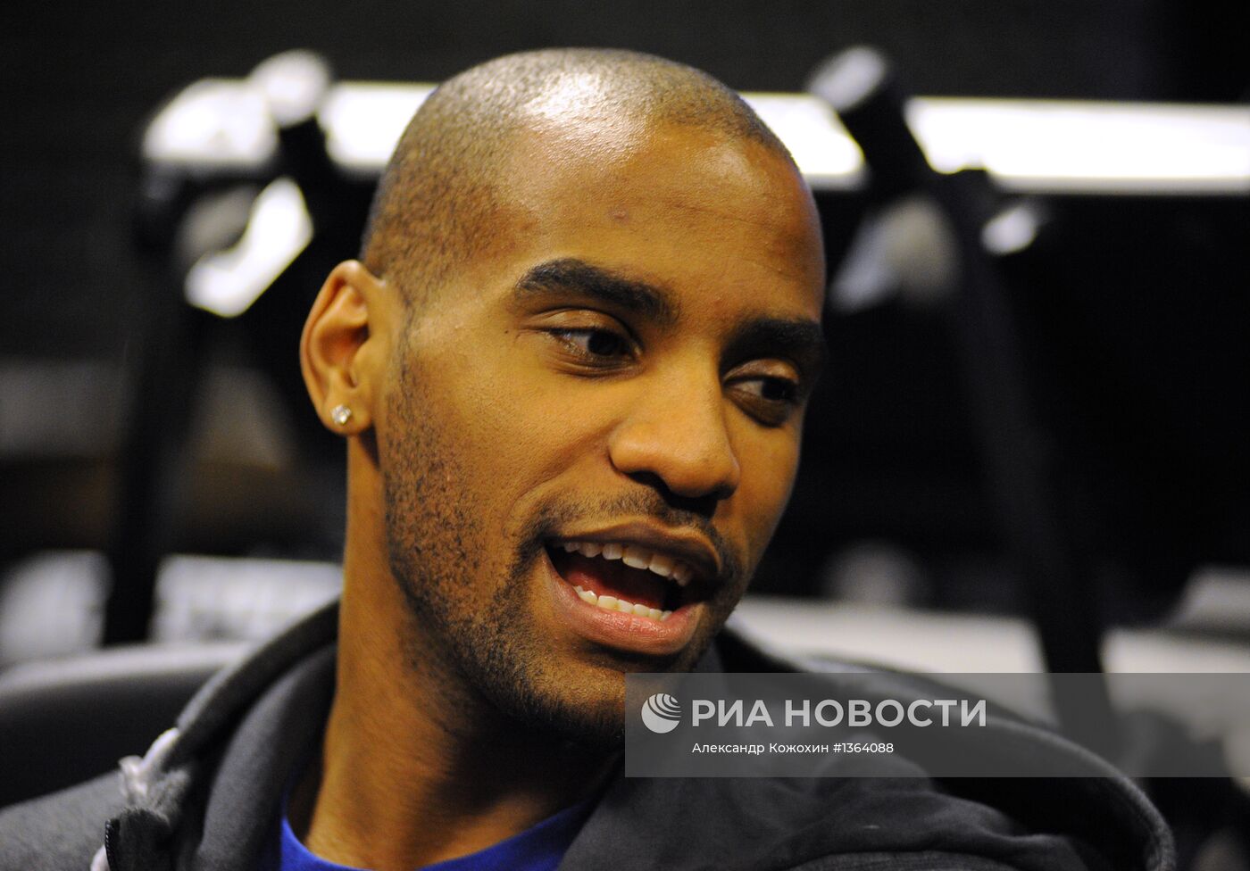 Баскетболист ПБК ЦСКА Аарон Джексон записал песню с Dino MC 47