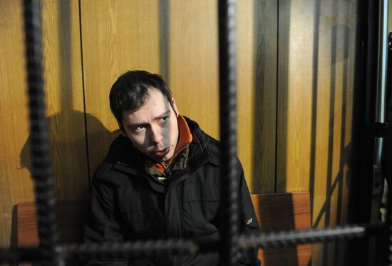 Суд продлил срок ареста Д.Виноградова, расстрелявшего коллег