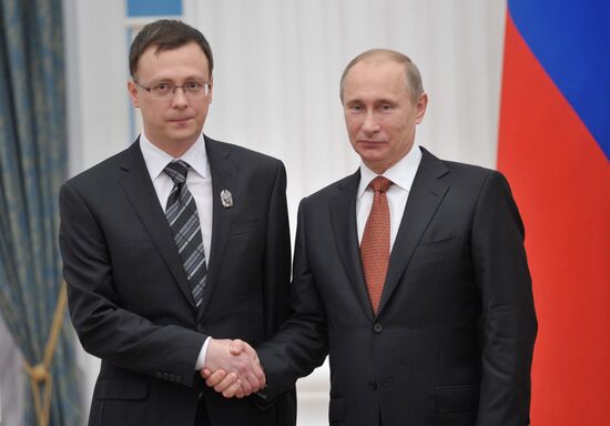 В.Путин вручил премии в области науки и инноваций в Кремле