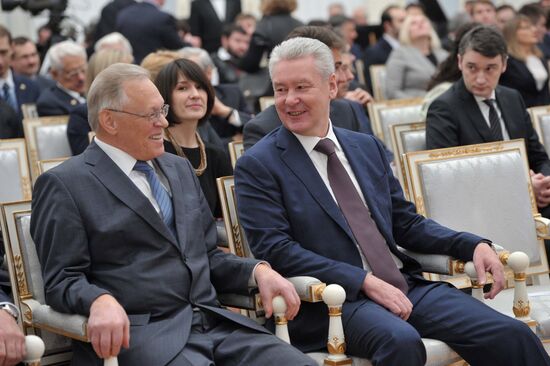 В.Путин вручил премии в области науки и инноваций в Кремле