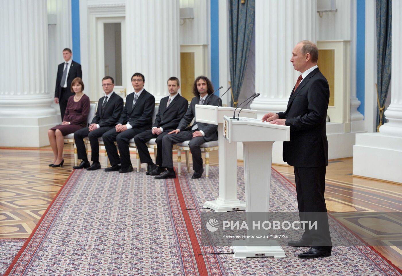 В.Путин вручил премии в области науки и инноваций в Кремле