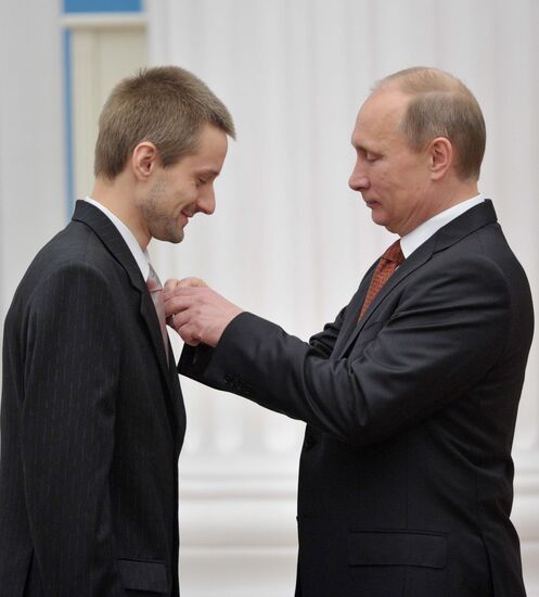 В.Путин вручил премии в области науки и инноваций в Кремле