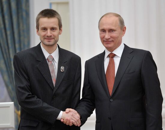 В.Путин вручил премии в области науки и инноваций в Кремле