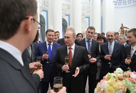 В.Путин вручил премии в области науки и инноваций в Кремле