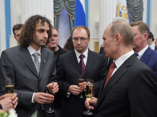 В.Путин вручил премии в области науки и инноваций в Кремле