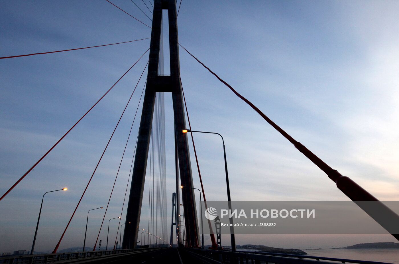 Вантовый мост на остров Русский