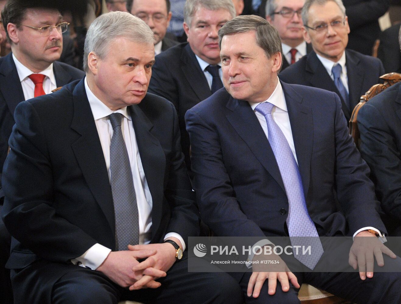 Президент РФ В.Путин наградил сотрудников МИД РФ госнаградами