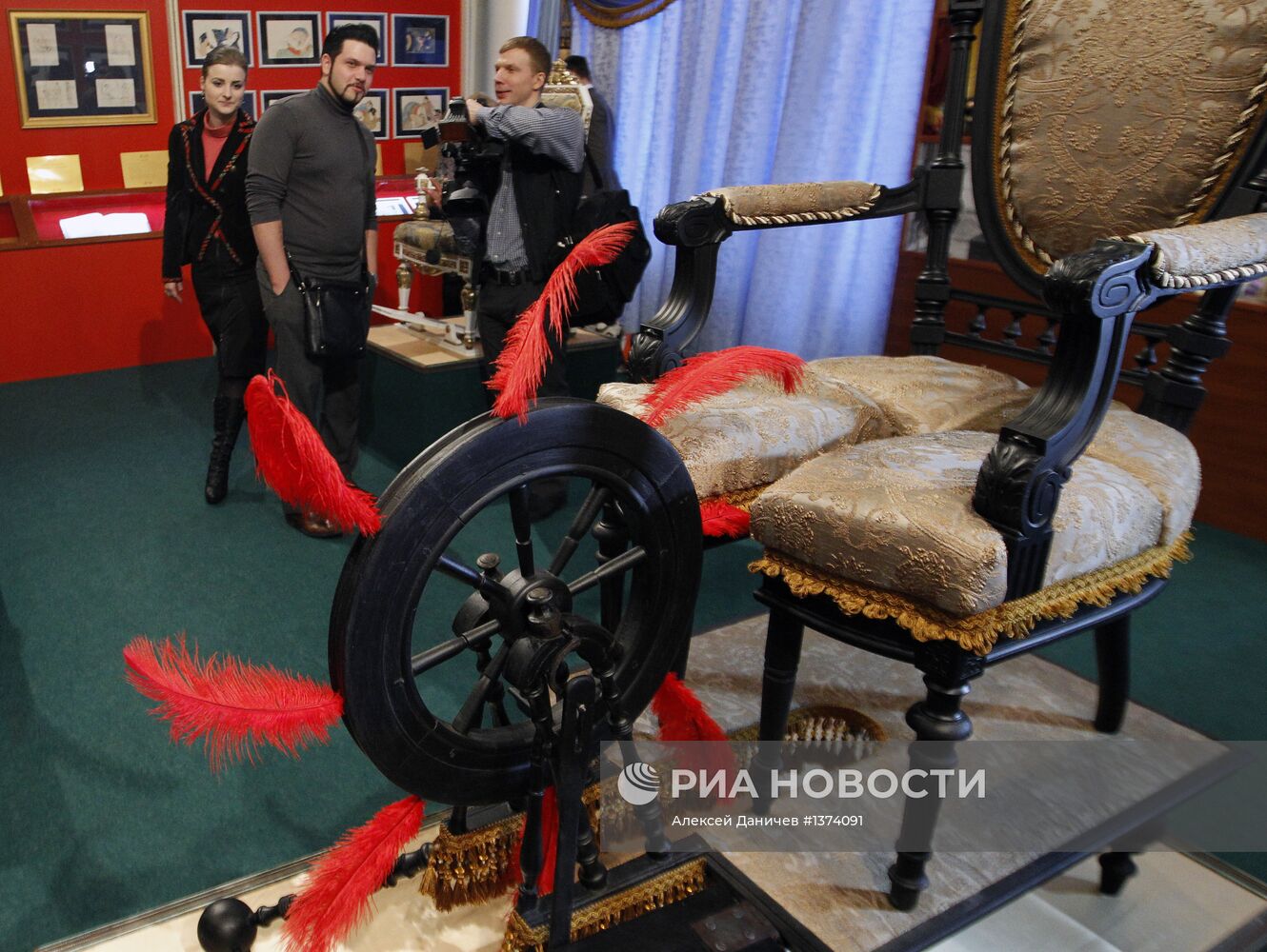 Открытие музея эротики "МузЭрос" в Санкт-Петербурге