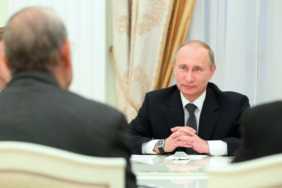 В.Путин провел в Кремле переговоры с А.Гурриа
