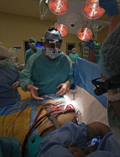 Кардиохирург С.Суханов провел операцию на сердце в Калининграде