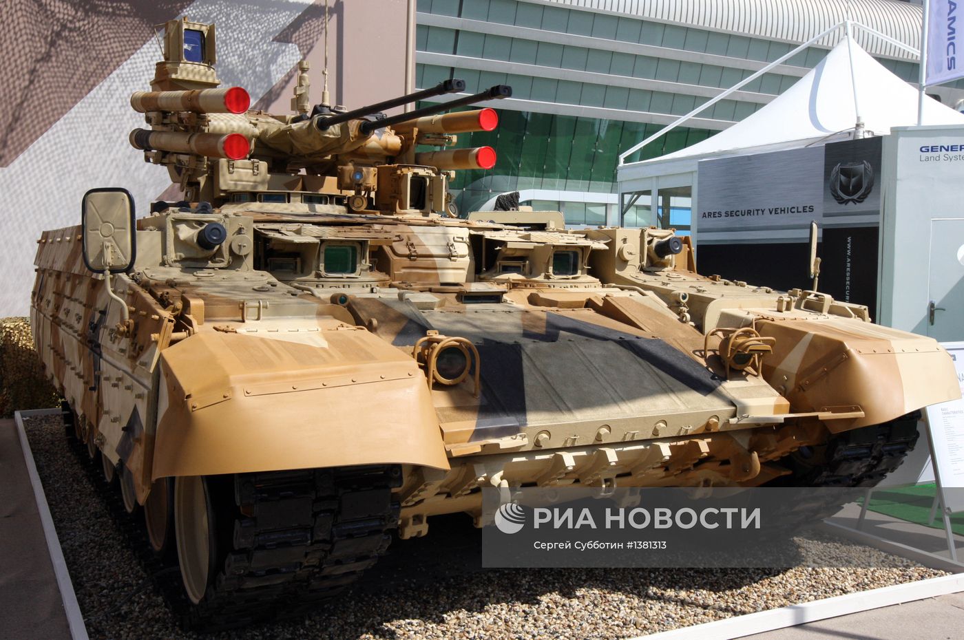 Выставка вооружений IDEX-2013 в ОАЭ