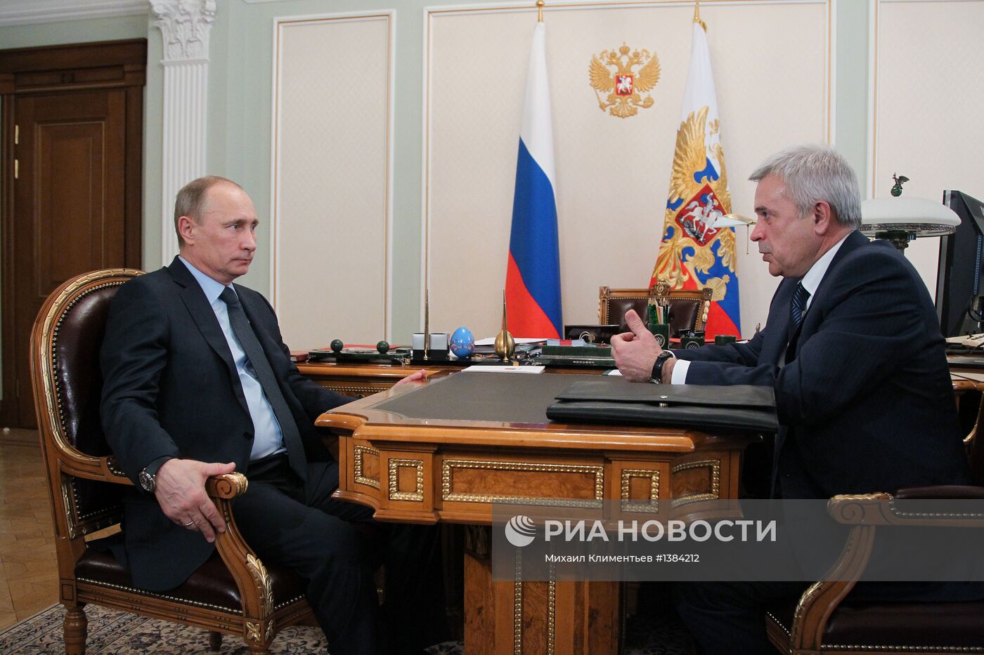 Встреча Владимира Путина c Вагитом Алекперовым в Ново-Огарево