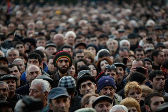 Митинг сторонников Раффи Ованнисяна в Ереване