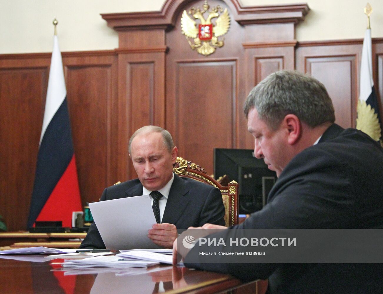 В.Путин провел совещание по вопросам ЖКХ