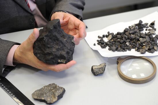 Изучение осколков метеорита, найденных в Челябинской области