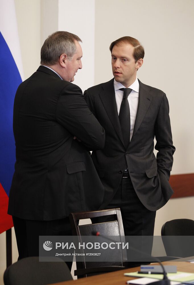 Д.Медведев посетил ЦИАМ в Московской области