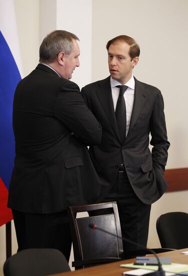 Д.Медведев посетил ЦИАМ в Московской области