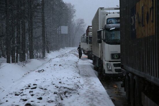 С 1 марта ограничен въезд грузового автотранспорта на МКАД
